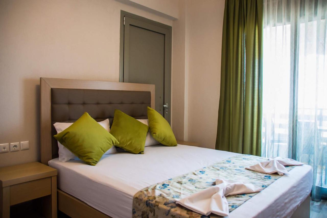 Ippokampos Holidays Apartamento Vrasná Exterior foto
